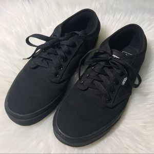 NWOT All Black Vans Men’s Size 11